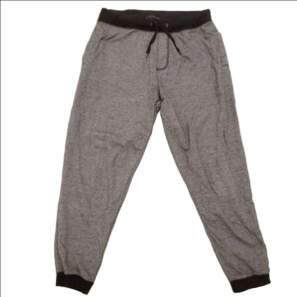 -- Men's Gray Sweatpants With Pockets